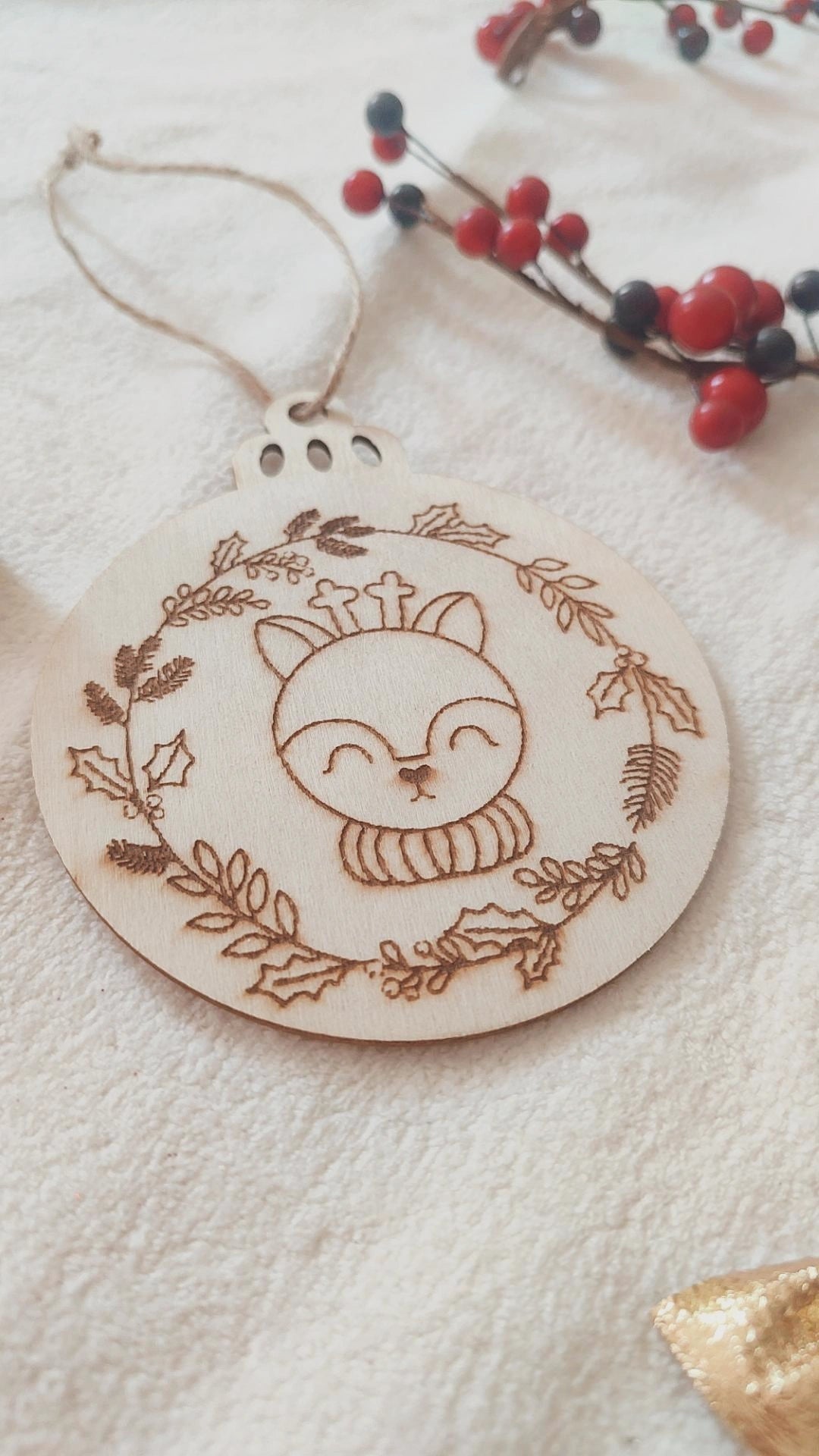 Boule de Noël en bois modèle Séraphin le cerf- Personnalisable