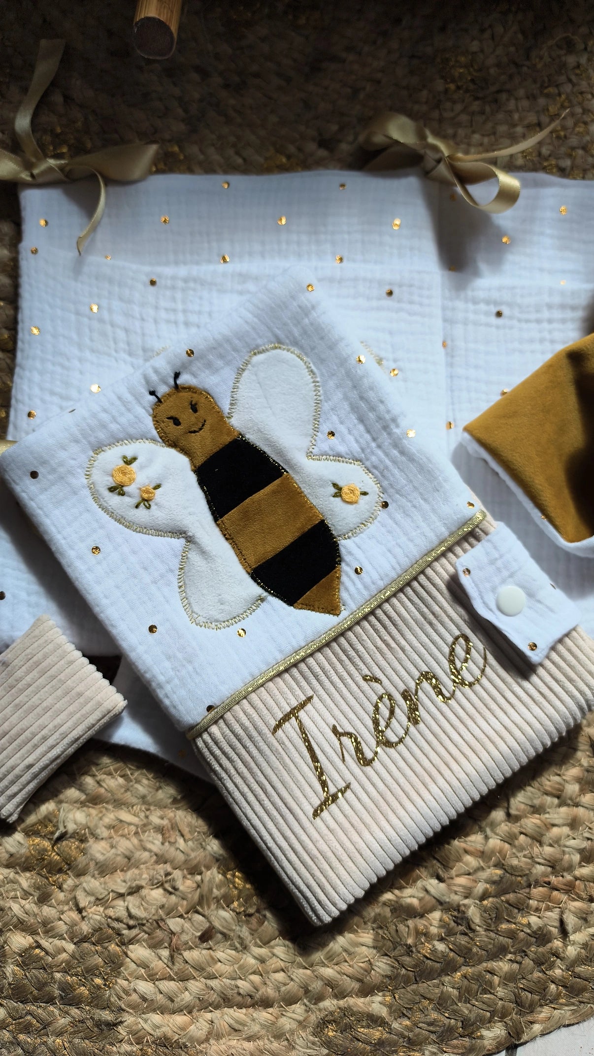 Protège carnet de santé Abeille - modèle Personnalisable