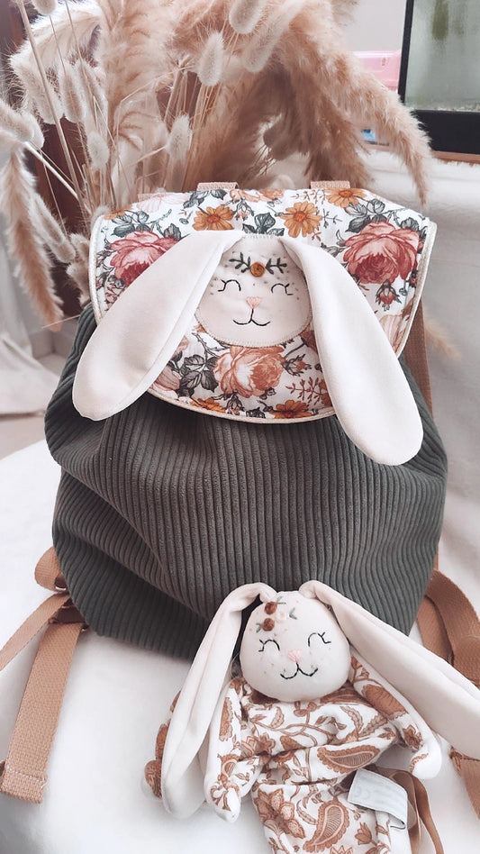 Sac à dos maternelle personnalisable – Modèle Lapin Grace en tissu fait main