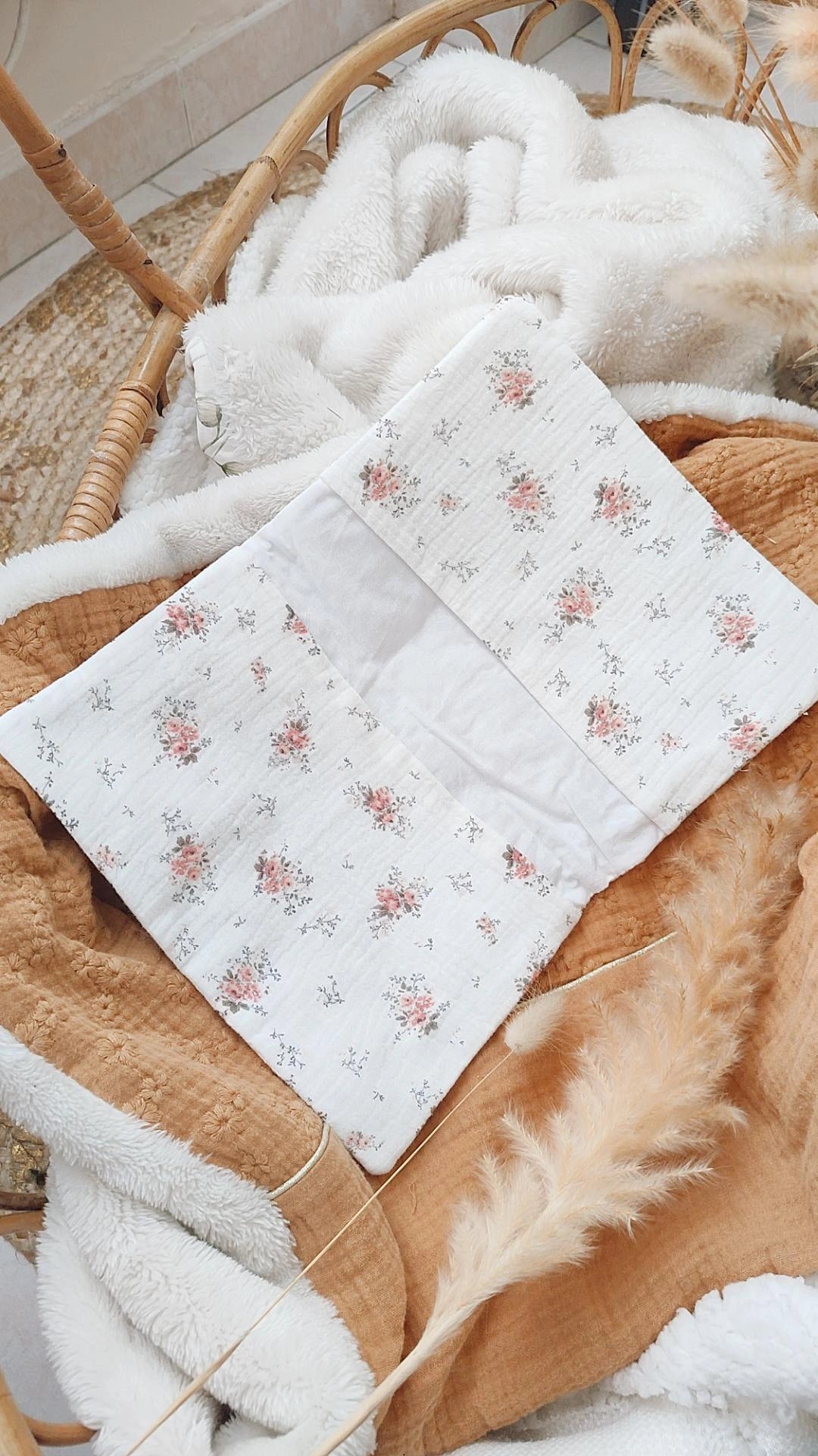 Protège carnet de santé Romantique disponible