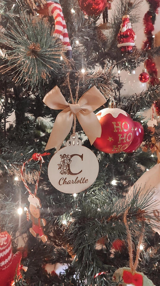 Boule de Noël Initiale gravée bois- Personnalisable