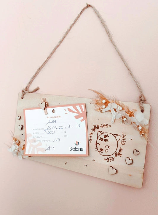 Panneau pour afficher écriteaux maternité bois et fleurs séchées
