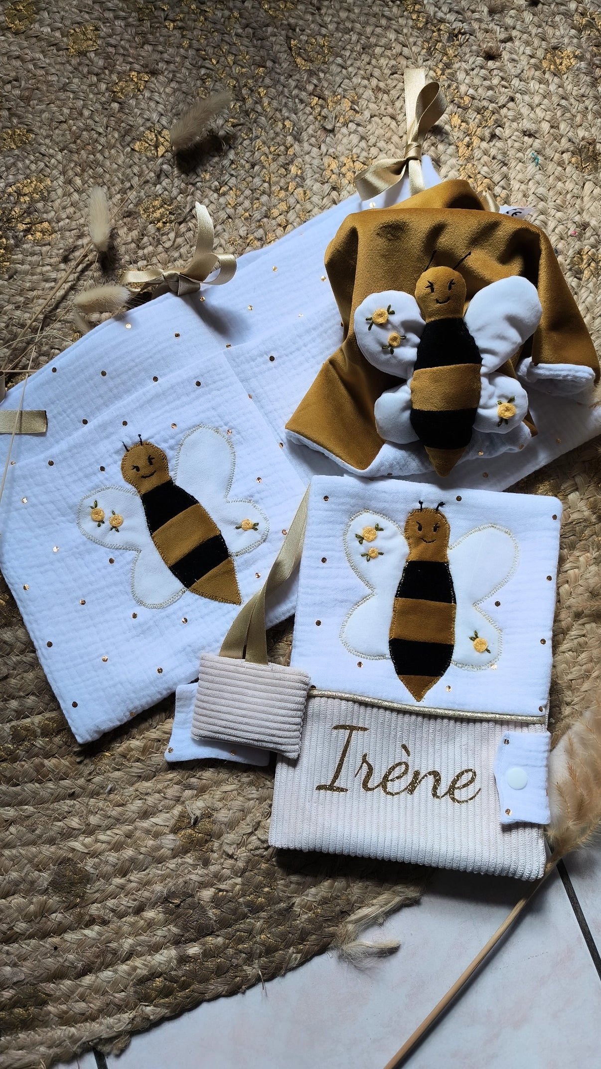 Coffret Naissance II Personnalisé – Doudou + Protège carnet + range doudou assortie | Cadeau de naissance unique et fait main (Copie)