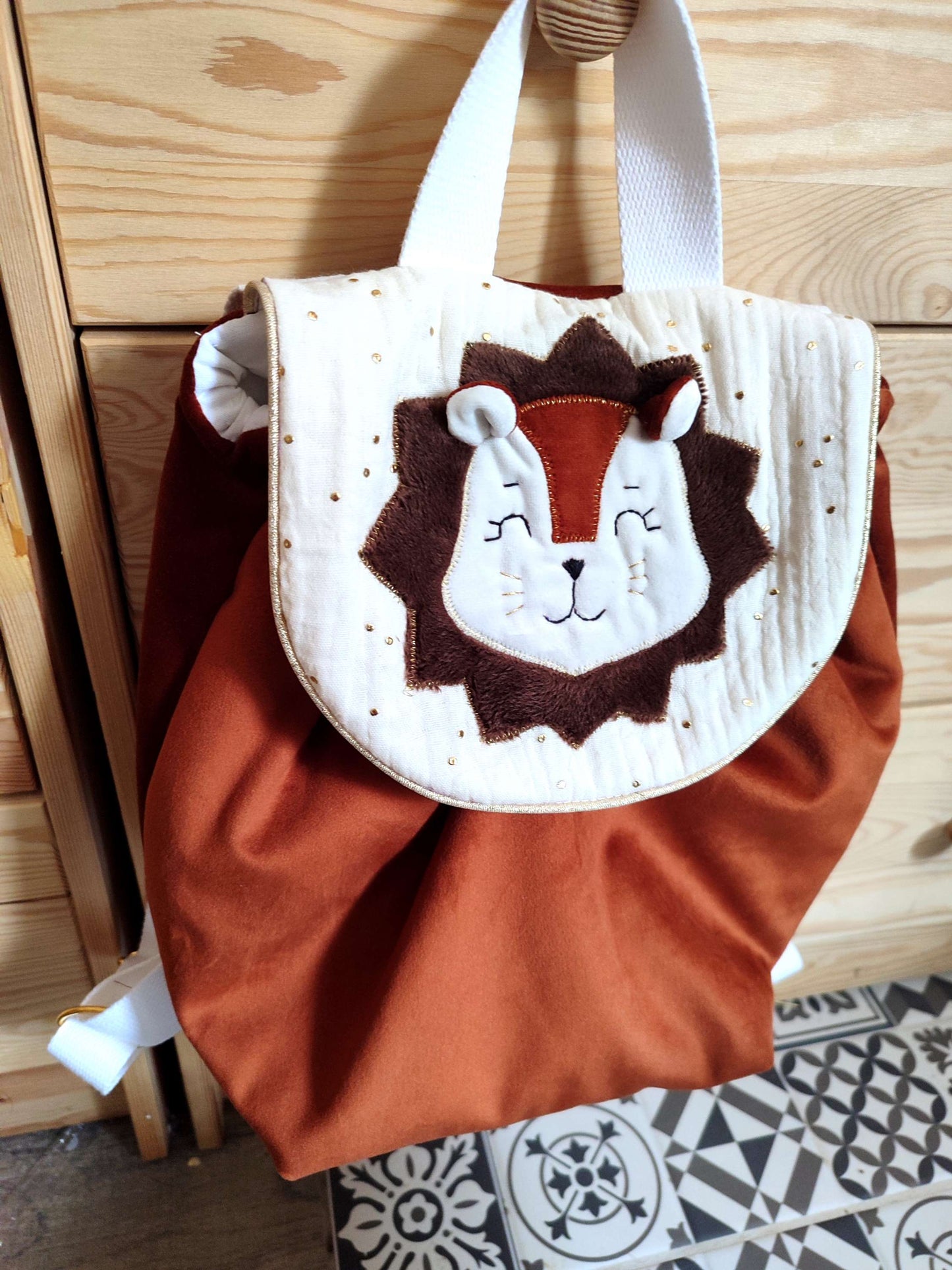 SAc à dos pour maternelle nounou ou crèche - velours et gaze de coton applique lion