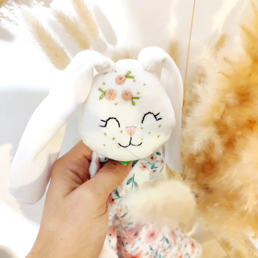 doudou lapin personnalisé , doux et unique, en  velours et gaze de coton confectionné à la main dans mon atelier en France