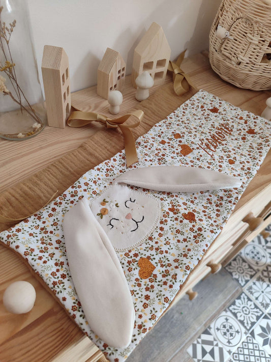Range doudous avec applique lapin Grace  - modèle Personnalisable