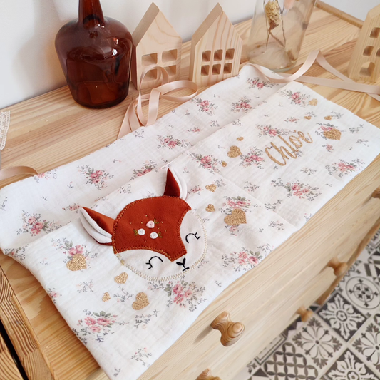 Range doudous avec applique biche Rosie  - modèle Personnalisable