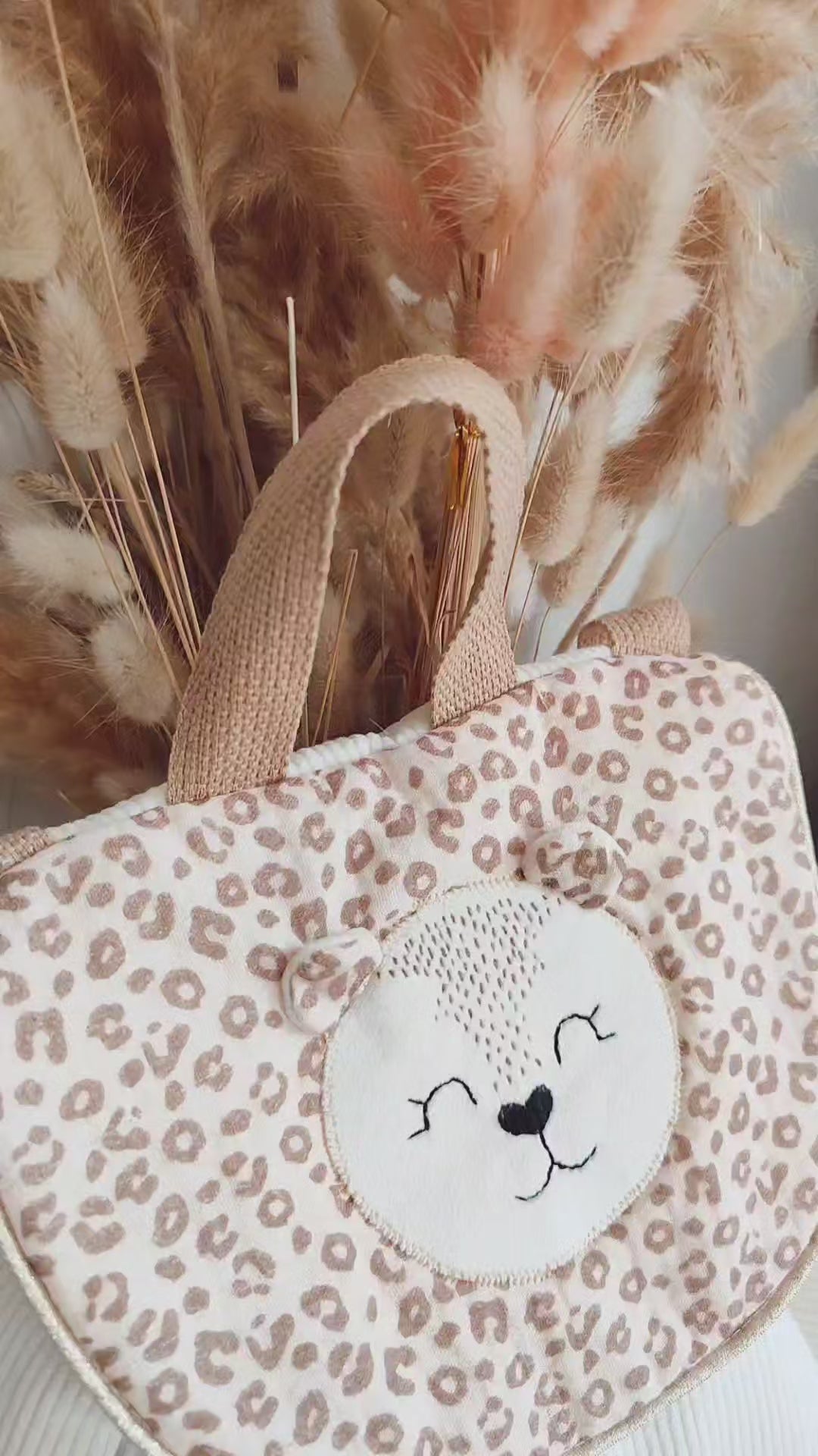 Sac à dos léopard personnalisable – L'univers tendre et sauvage du léopard pour la rentrée en maternelle 