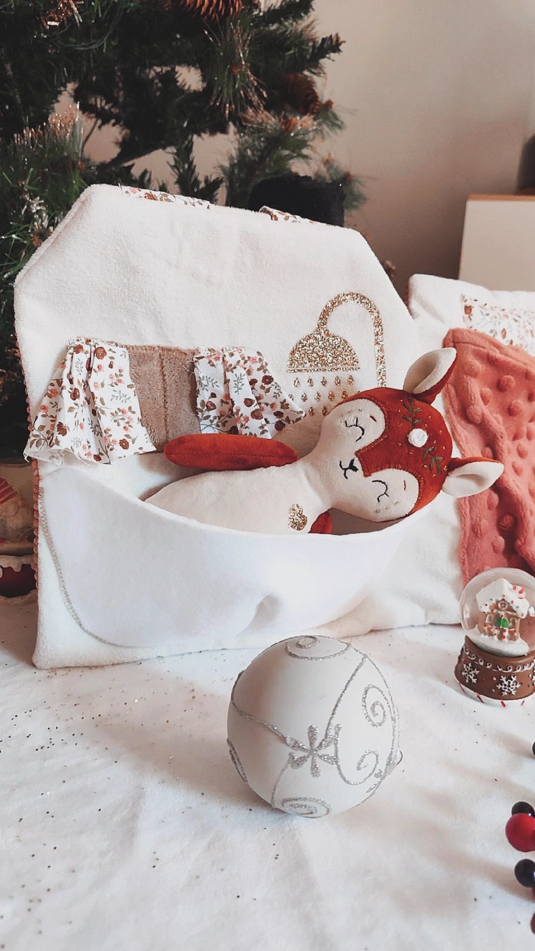 🏠✨ Maison de poupée nomade – Aux Merveilles de Charlotte ✨