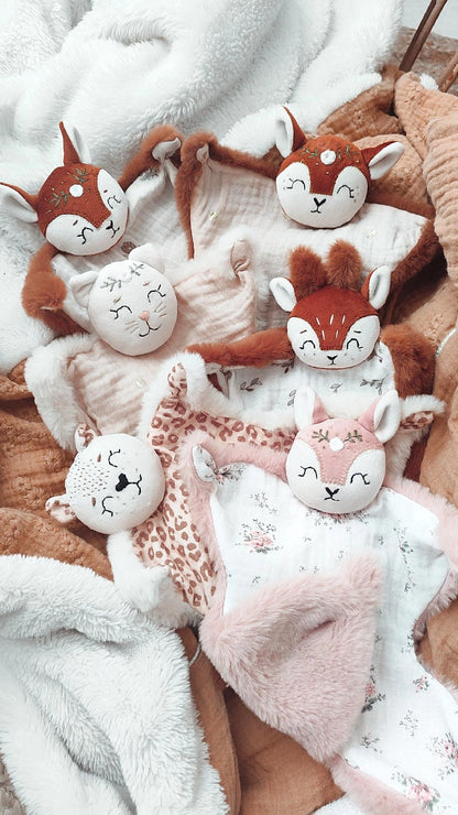 Doudou biche  - modèle fleurs disponible