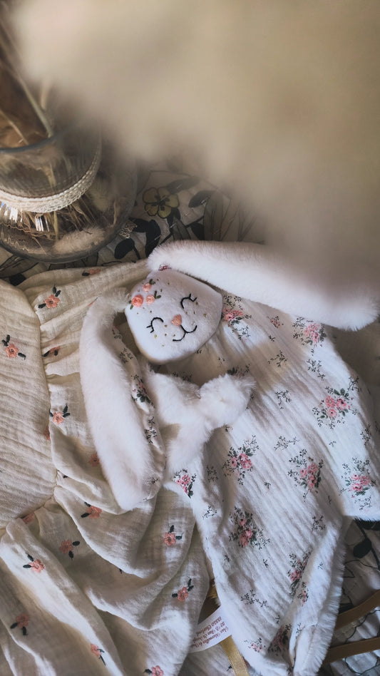 Doudou lapin fourrure  disponible -  grand modèle romantique