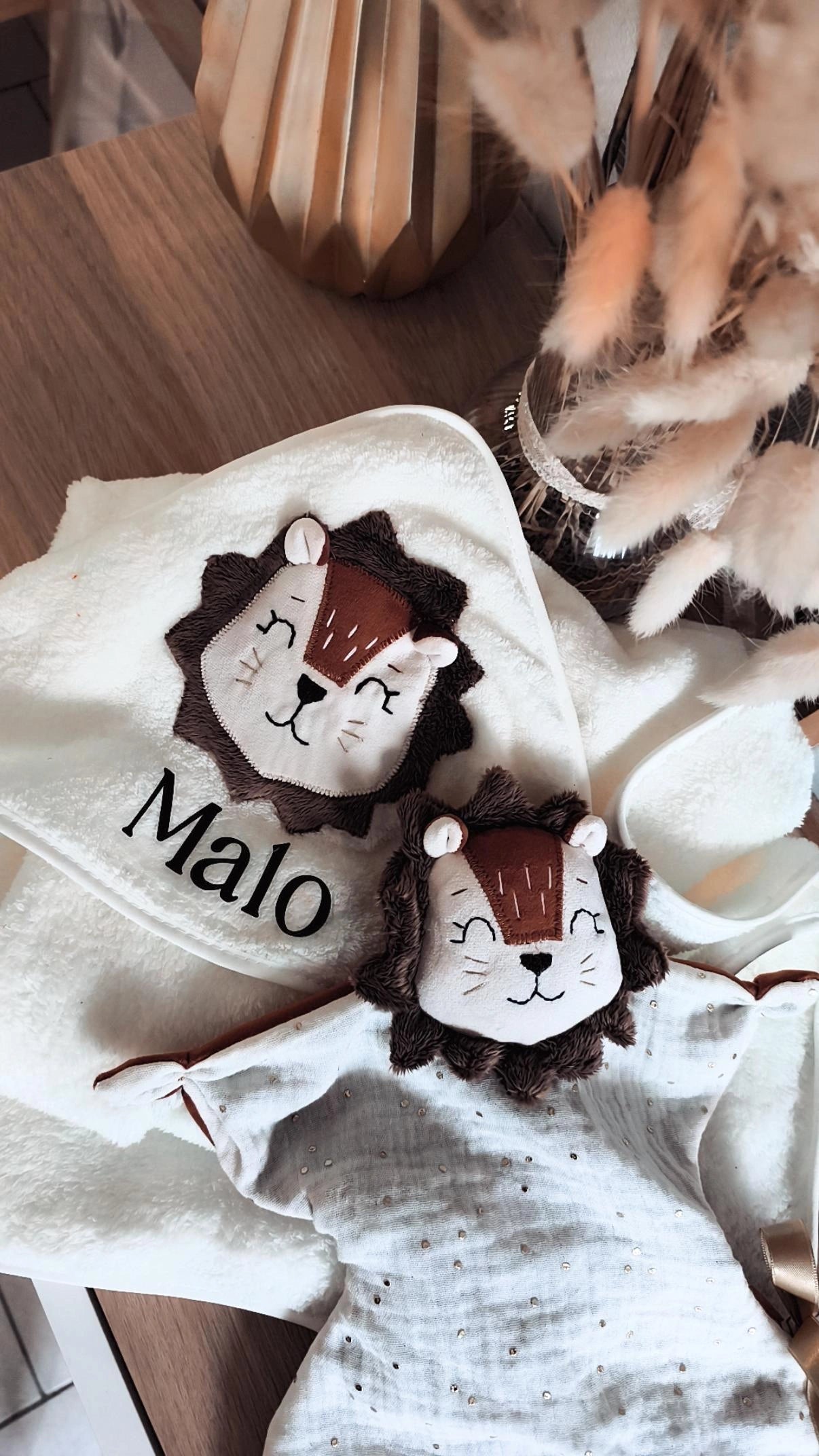 Cape de bain à applique animal lion - modèle personnalisable