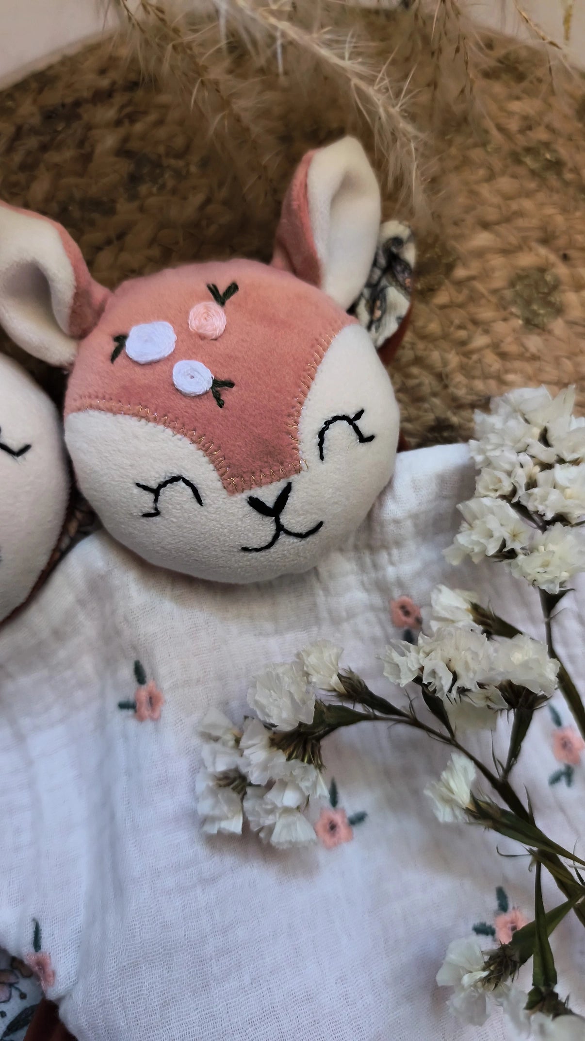 Doudou Biche Rose  disponible -  grand modèle fleurs brodées