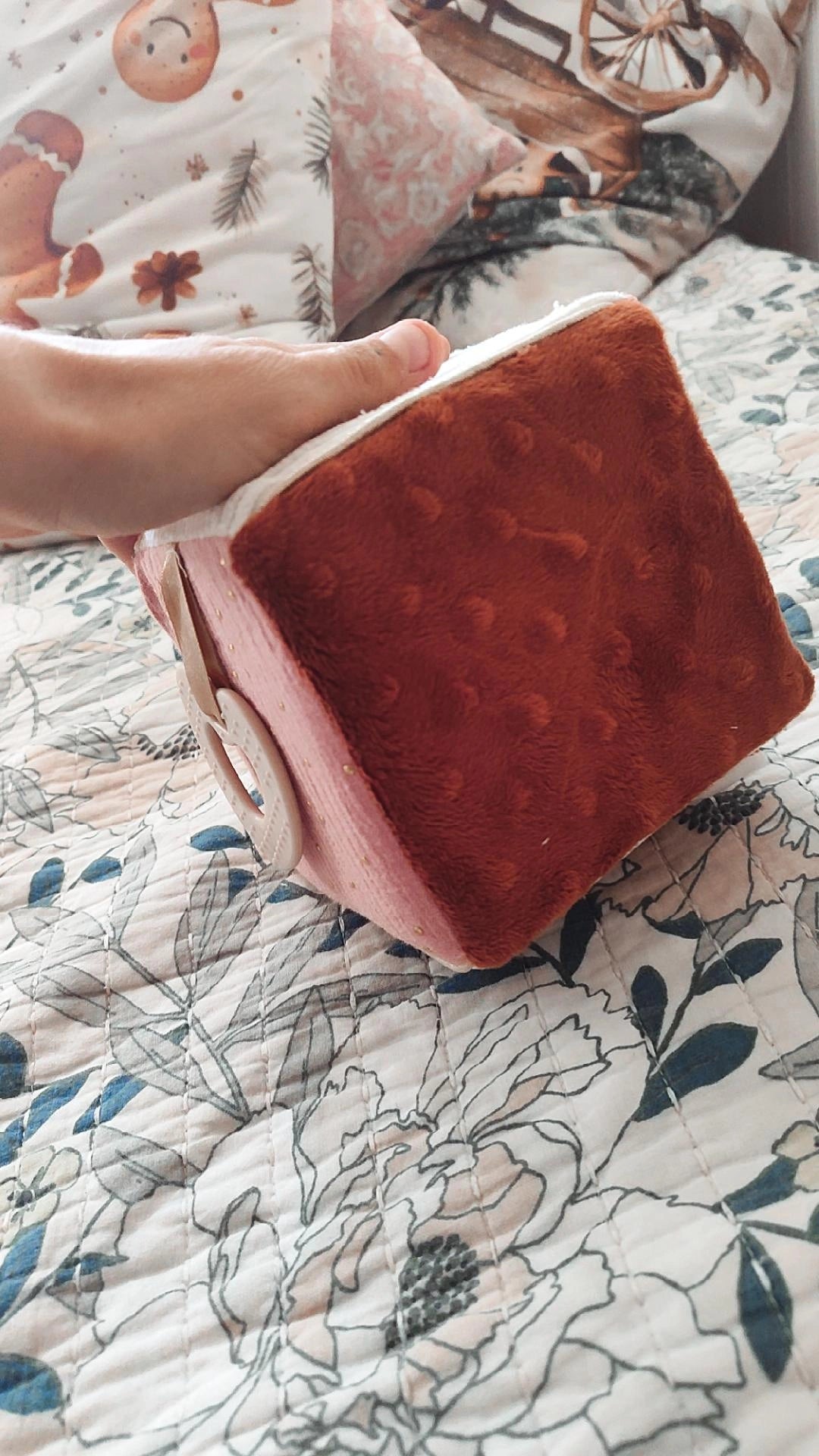 Cube d' éveil Rosie la biche