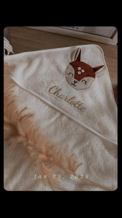 Cape de bain à applique animal biche - modèle personnalisable