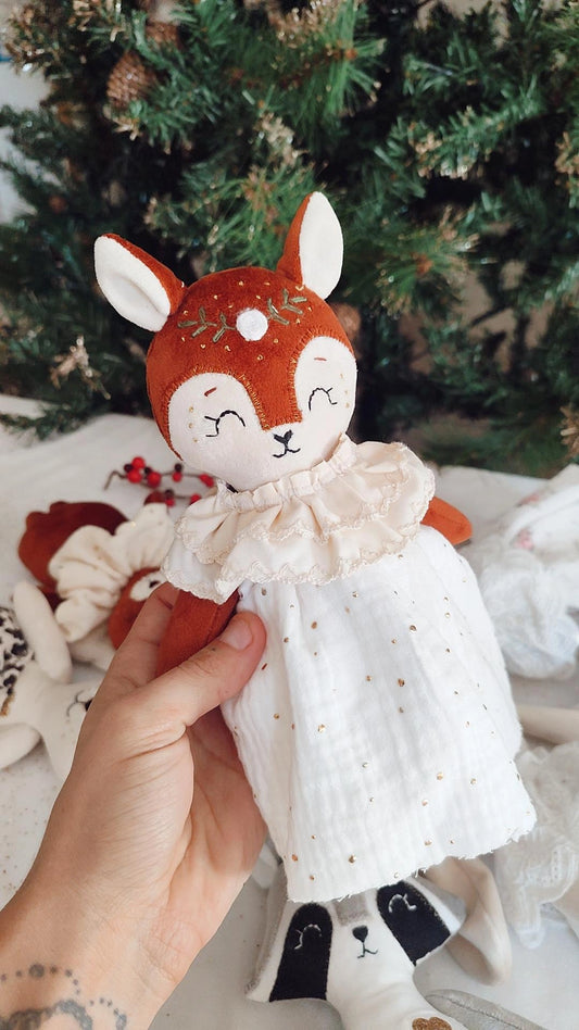 Poupée Rosie la biche et ses accessoires ✨