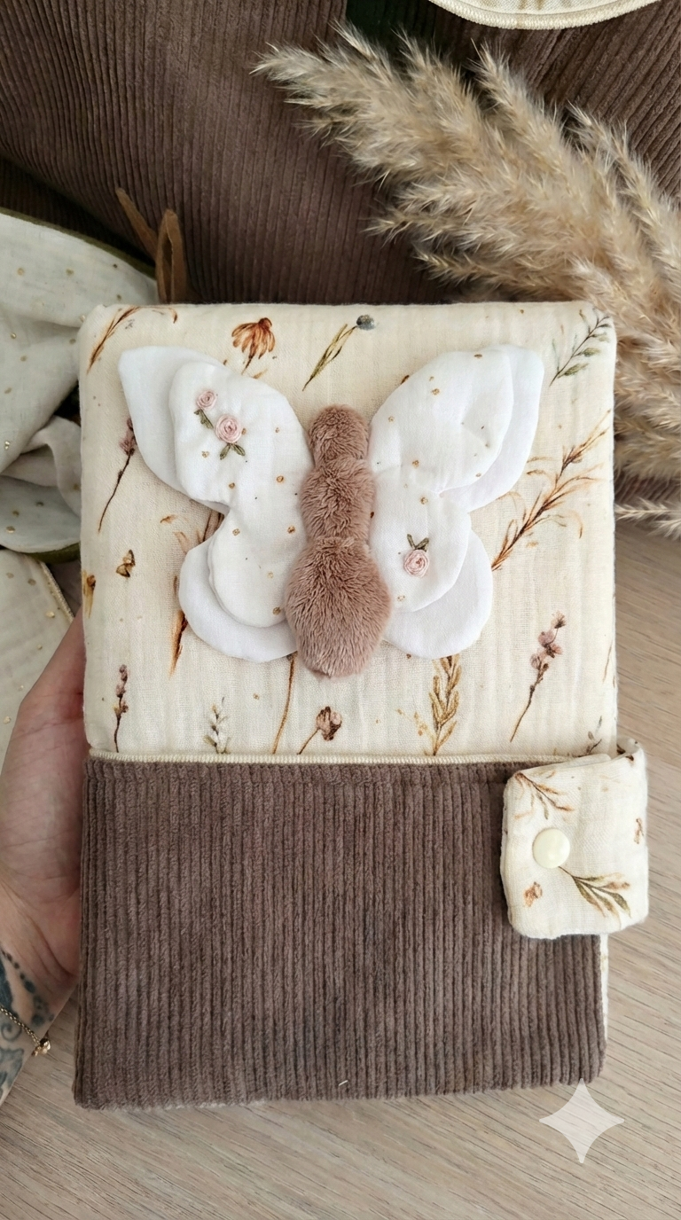 Protège carnet de santé Papillon  - modèle Personnalisable