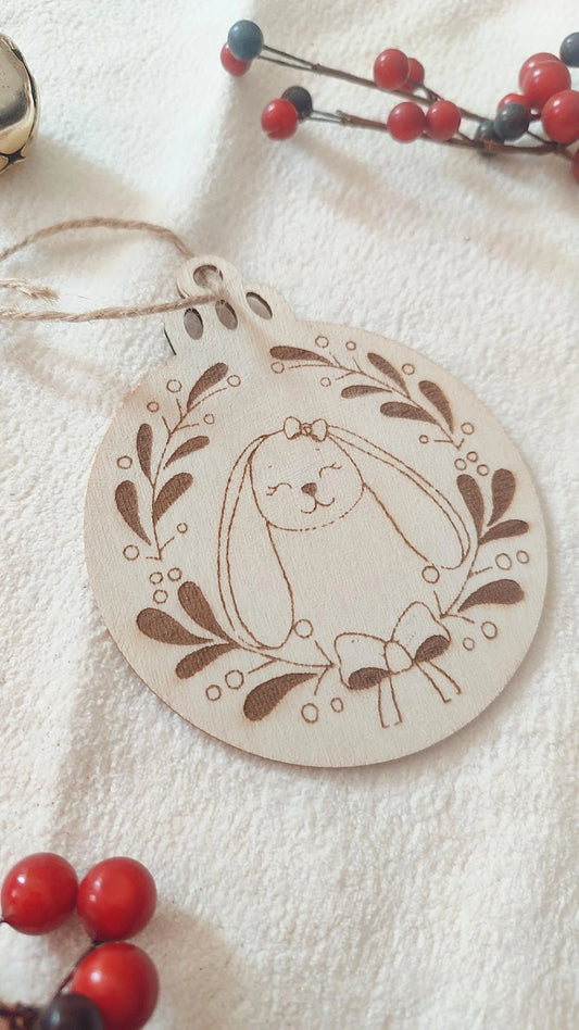 Boule de Noël en bois modèle Lapin Grace- Personnalisable