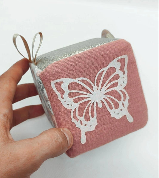 Cube d' éveil nomade rose