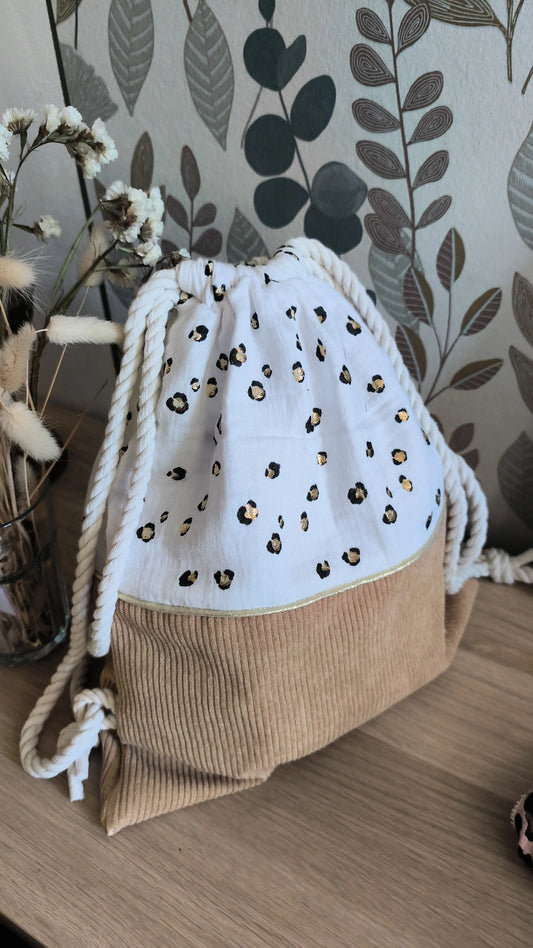 Sac pochon maternelle disponible – Modèle Léopard