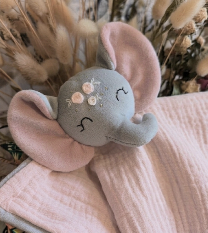 Doudou Elephant disponible