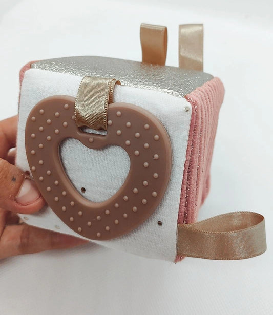 Cube d' éveil nomade rose